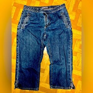 Vintage Wrangler women’s denim capris size 8